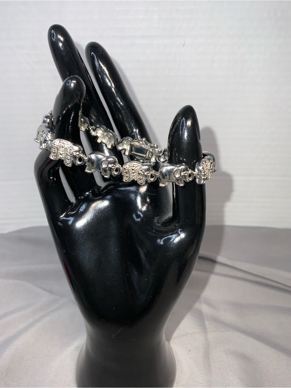 Silver tone lucky Elephant Bracelet in alternating textures 7”